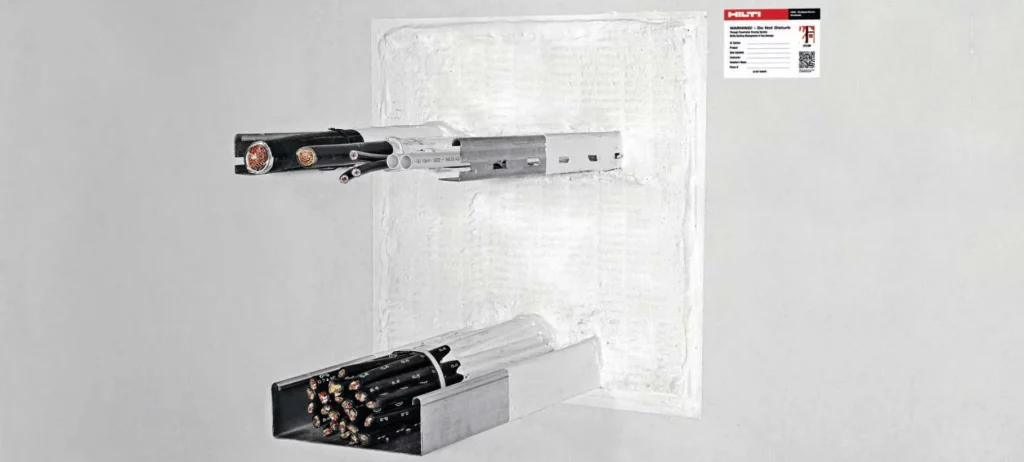 Weichschott von Hilti mit zwei Kabeldurchführungen durch eine weiße Abschottung, erkennbar an der Produktbeschriftung.
